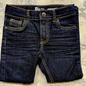 4T Bgosh Jeans boys
New without tags